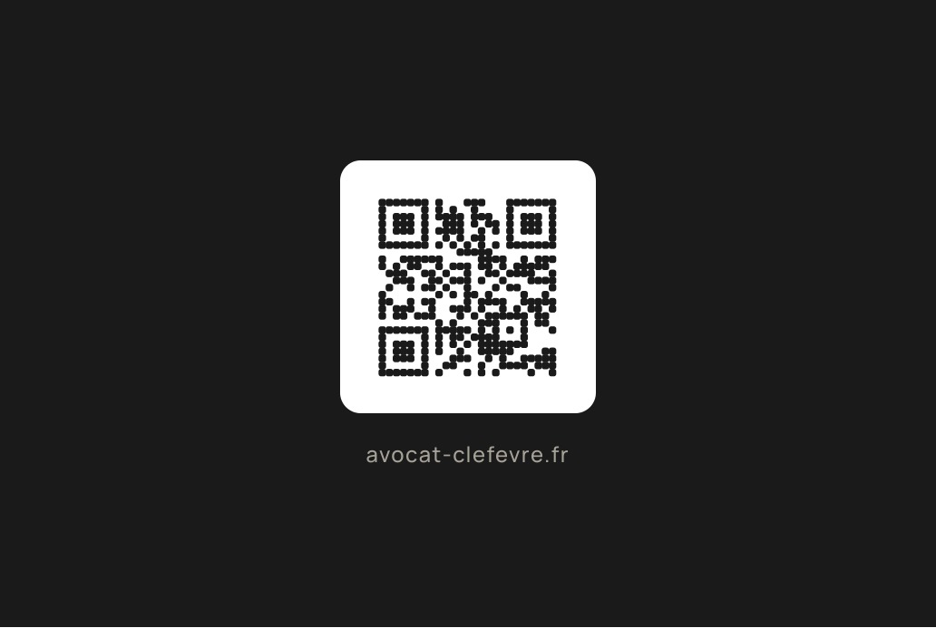 Carte de visite d'avocat, verso : monogramme et QR code renvoyant vers le site avocat-clefevre.fr sur fond sombre